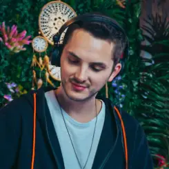 Claudiu Adam - Story Of Your Eyes слушать онлайн