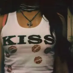Kaeyra - Kiss Kiss слушать онлайн