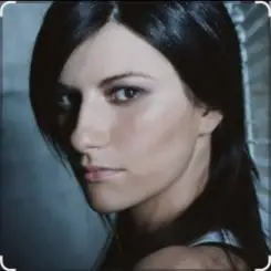 Laura Pausini - She слушать онлайн