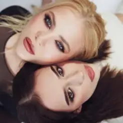 VERONIKA & SIMBOCHKA - Справа у тому слушать онлайн