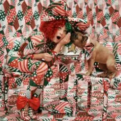 Sia - Santa's Coming for Us слушать онлайн